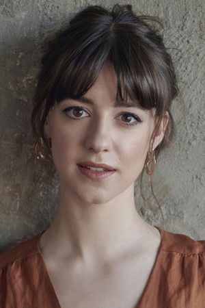 Daisy Edgar-Jones headshot