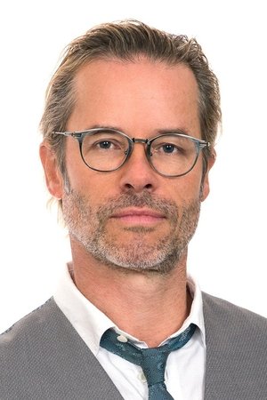 Guy Pearce headshot
